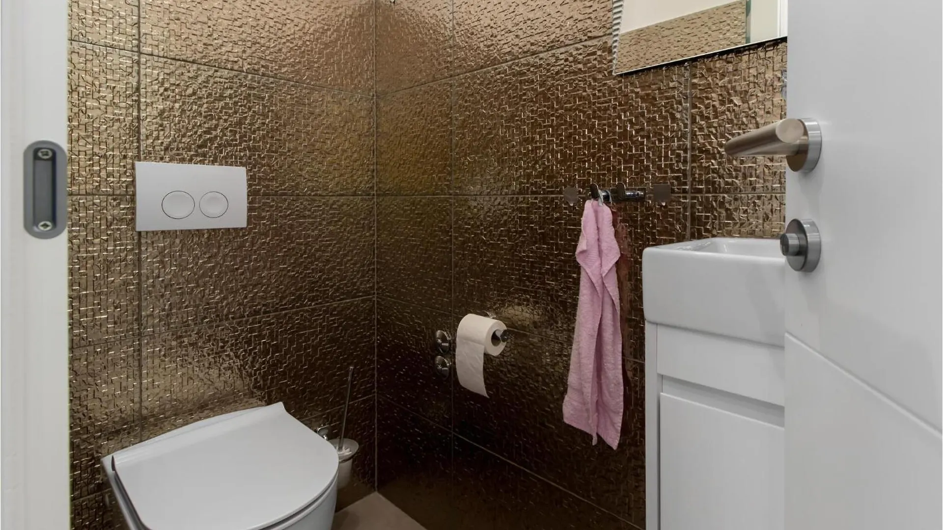 Beautiful Home In Dramalj With Jacuzzi Hırvatistan