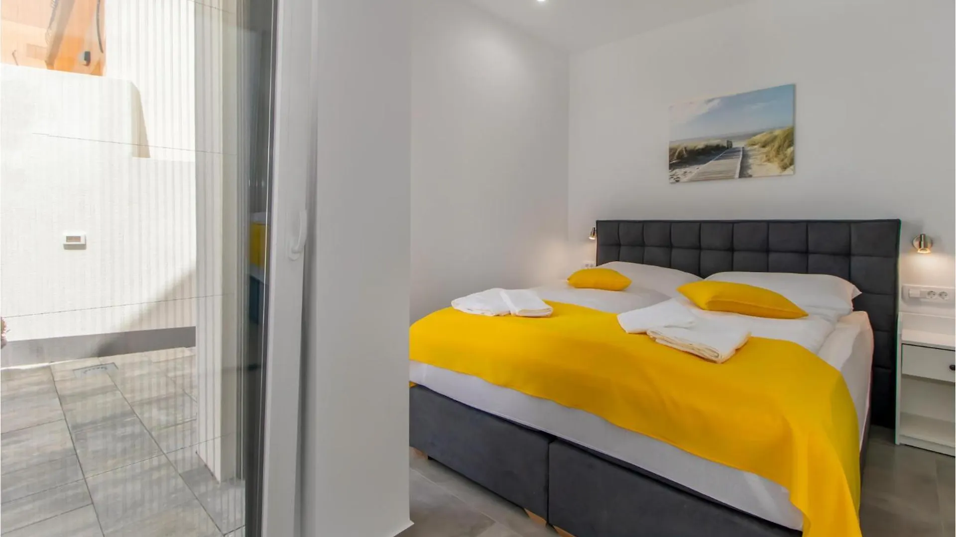 Beautiful Home In Dramalj With Jacuzzi Tatil Evi