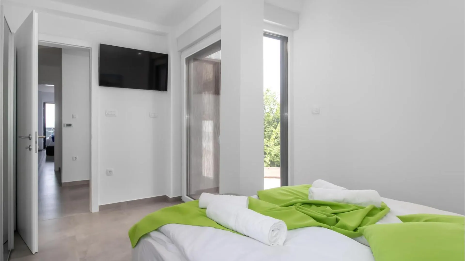 Beautiful Home In Dramalj With Jacuzzi Holiday home